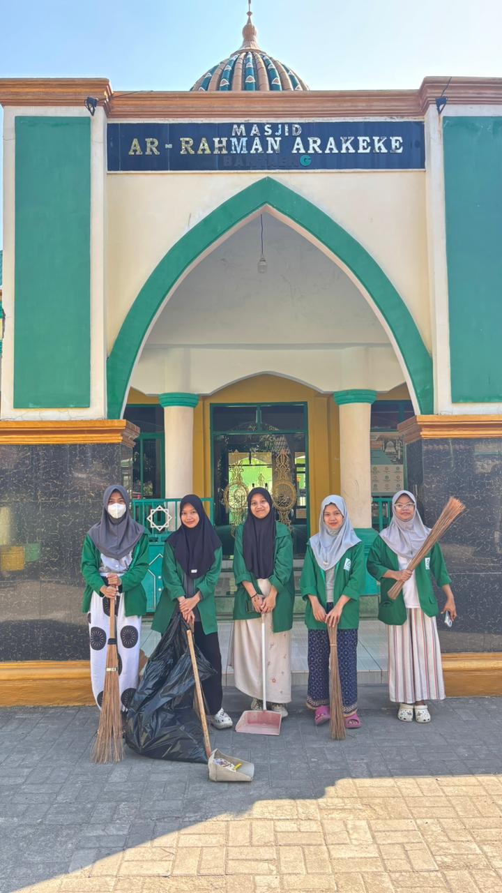 Dari Kampus untuk Umat: KKN UIN Alauddin Makassar Posko 4 Lembang Hidupkan Semangat Gotong Royong di Masjid Ar-Rahman